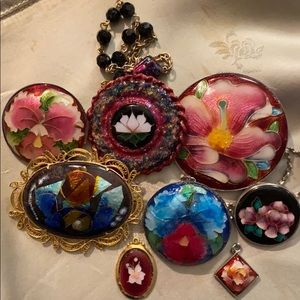 🌺ISO🌺-This special enamel jewelry